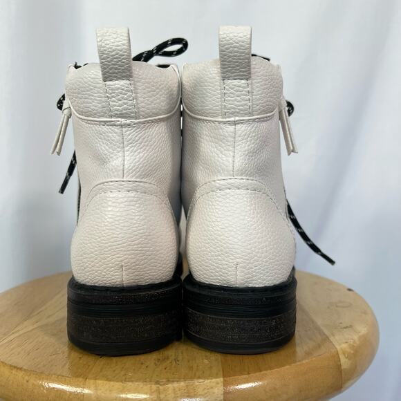 BareTraps Women's White and Black AmySue Boots 8.5 - Picture 5 of 9